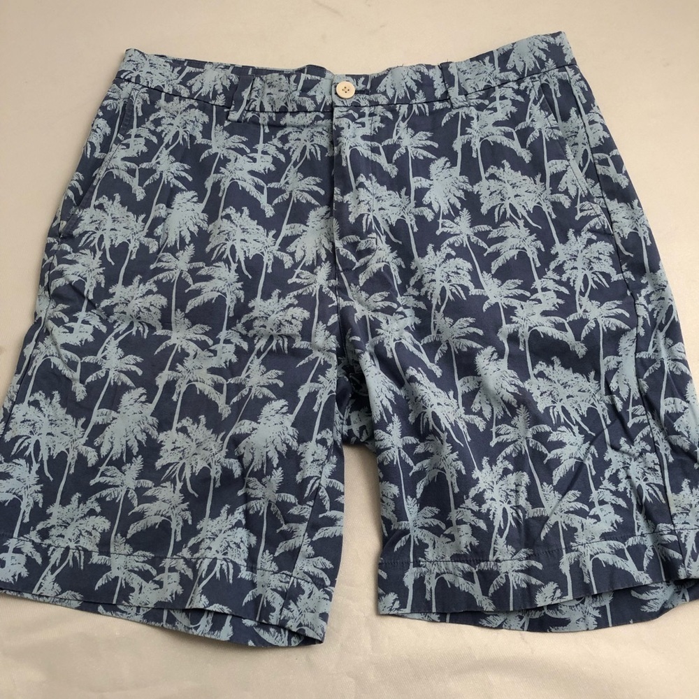 Vineyard Vines blue palm tree breaker shorts 34